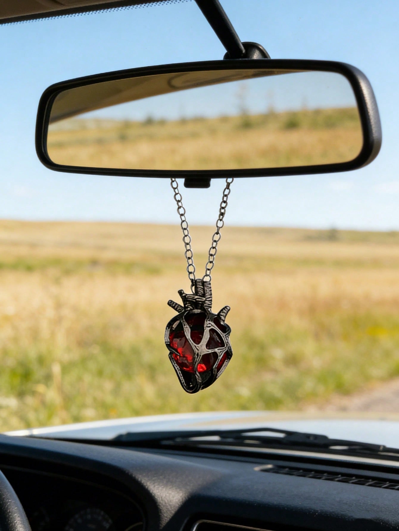 Car Accessories Evil Eye - Anatomischer Herz-Autoanhänger mit Rot-Blauem Glaskern -