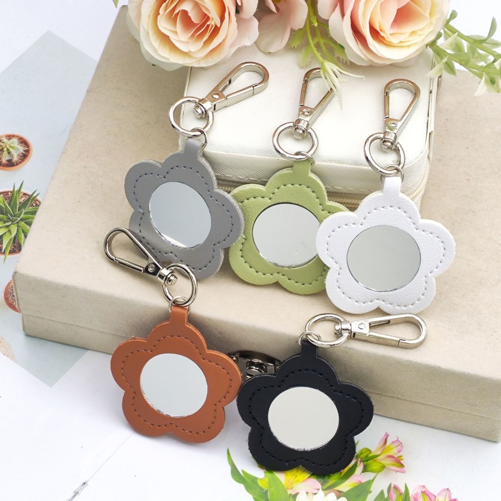 Blütenblattförmiger Spiegelanh – Car Accessories Mirror Hanging Bewertung und Preis
